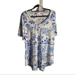Gorgeous Blue and white floral LuLaRoe Iris Tunic NWT. Size M